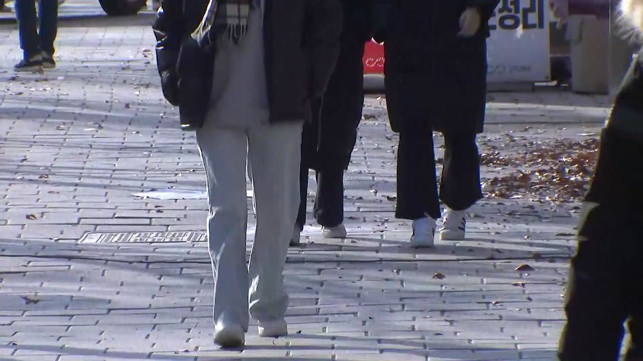 [날씨] 출근길 한파, 서울 -9.2℃...오후부터 곳곳 약한 눈 / YTN