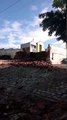 Parede de cemitério cai, árvore interdita estrada e ruas são alagadas durante chuvas no Sertão