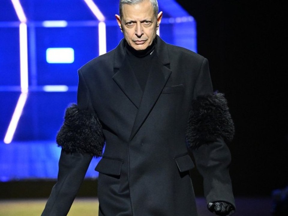 Es läuft bei Jeff Goldblum: Er modelt auf der Mailänder Fashion Week