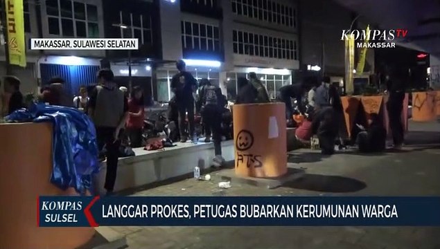 Langgar Prokes, Petugas Bubarkan Kerumuman Warga