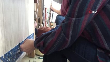 Fotoğrafına bakılıp ilmek ilmek işliyorlar