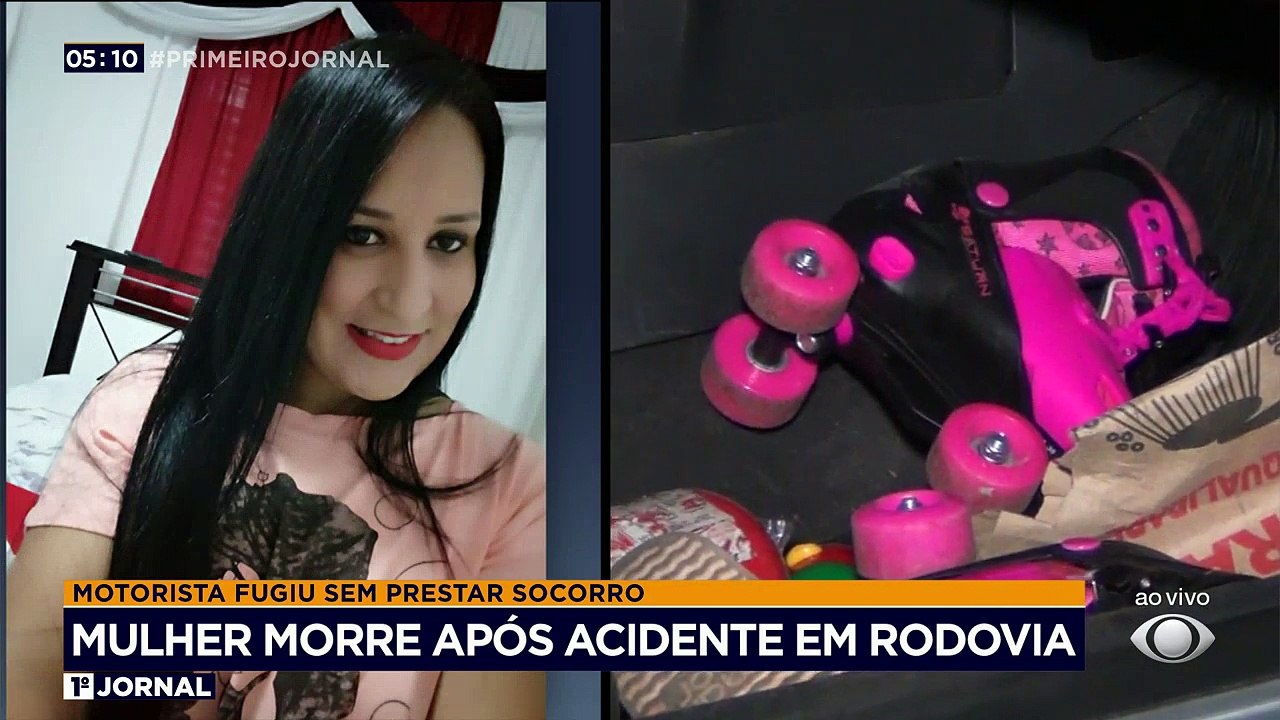 Uma mulher morreu e 3 pessoas da mesma família ficaram feridas após um acidente na Via Dutra, em São Paulo. O motorista do outro carro, que causou a batida, fugiu sem prestar socorro às vítimas.