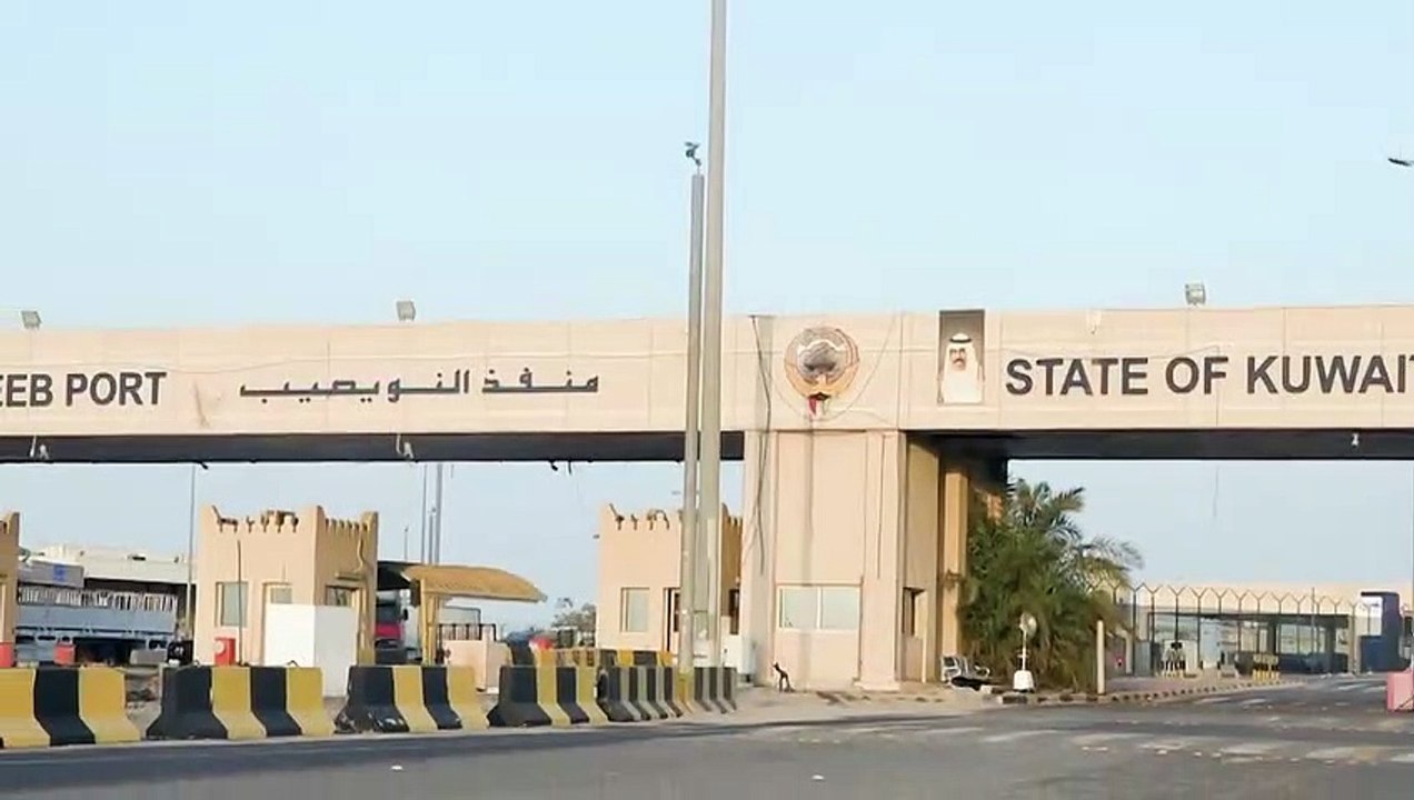 قوة واجب الحرس الوطني في مركزي السالمي والنويصيب تواصل مهامها في مساندة وزارتي الصحة والداخلية في خدمة المسافرين، حيث قدمت القوة خدماتها لنحو 405 آلاف مسافر