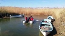 BALIKESİR - Manyas Gölü'nde kaybolan balıkçıyı arama çalışmaları sürüyor