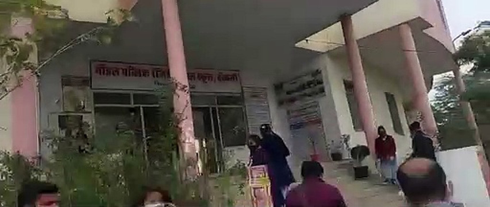 ढीकली रेजिडेंशियल स्कूल पहुंचे जनजाति मंत्री व कलक्टर