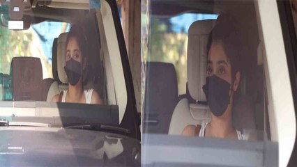 Bollywood Actress Jahnvi Kapoor Gym के बाहर हुईं Spott, गाड़ी में दिखीं काफी उदास | FilmiBeat