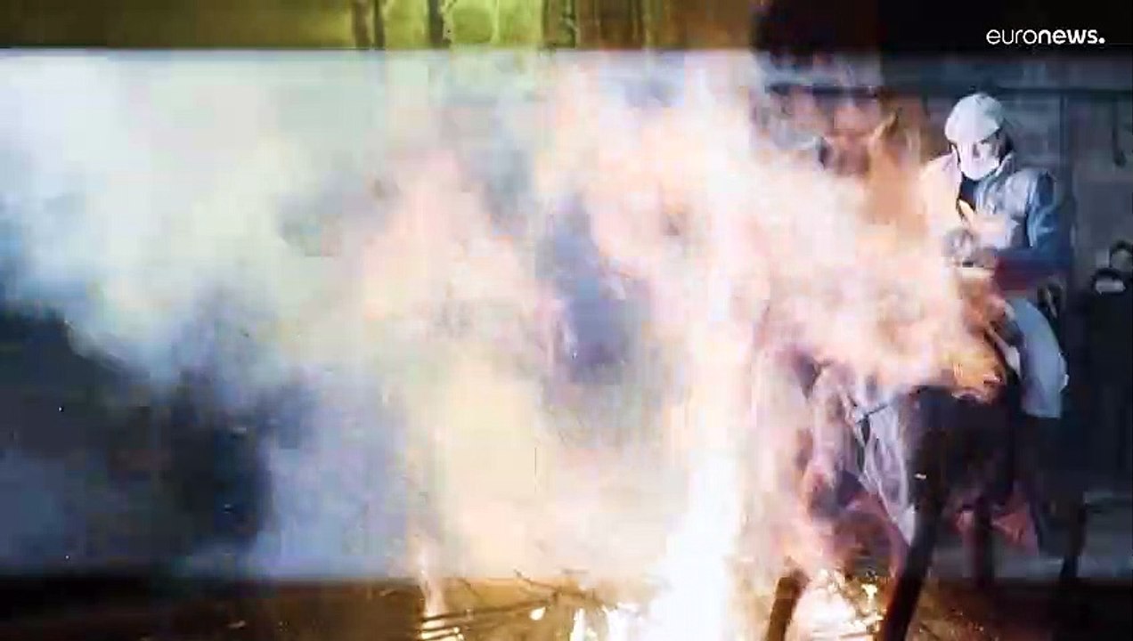 Spanier feiern 'Las Luminarias': Gänsehautmomente mit Feuer und Pferden