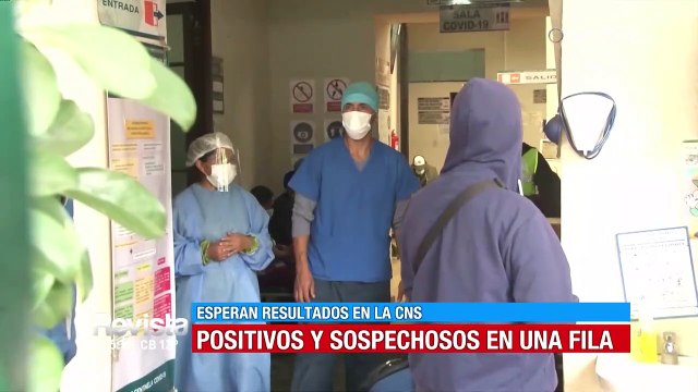 Dos filas en el mismo lugar: Contagiados positivos y sospechosos, CNS Cochabamba