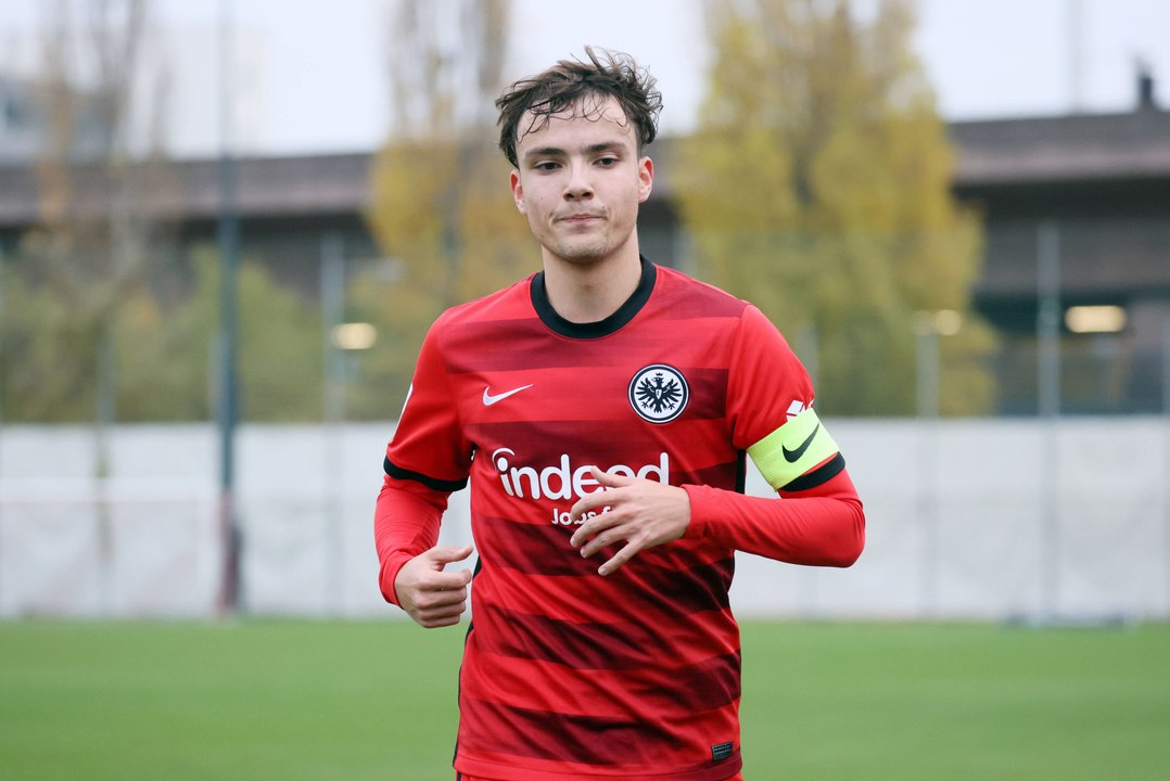 Sechs SGE-Treffer inklusive Nathaniel-Dreierpack im Test gegen FC Erlensee