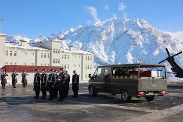 Son dakika... Şehit olan asker için tören düzenlendi