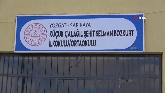 Yozgat'ta öğretmenler Eşekli kütüphane ile köy halkını kitapla buluşturuyor