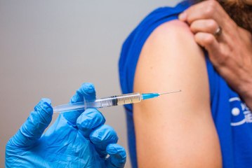 கொரோனா தடுப்பூசியால் பக்க விளைவு உண்டா?