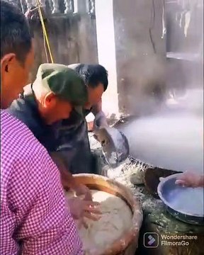 Méthode traditionnelle de préparation des nouilles à Chongqing en Chine