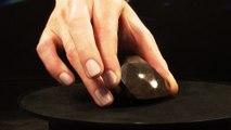 Enigma, ce rarissime diamant noir préhistorique mis aux enchères à Dubaï