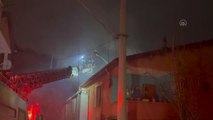 ZONGULDAK - Çıkan yangında evin çatısında hasar oluştu