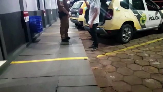 Homem é detido acusado de ameaçar a esposa e a filha com foice no Bairro Lago Azul