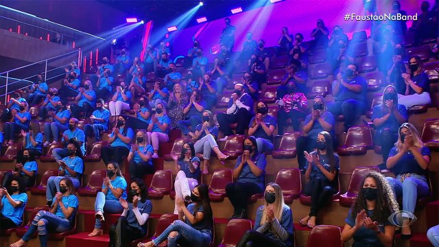 Fausto Silva narra as principais trapalhadas, indo do casal em clima de romance ao resgate de helicóptero mal sucedido