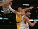 NBA [VF] Les Lakers s'offrent le Jazz avec la manière !