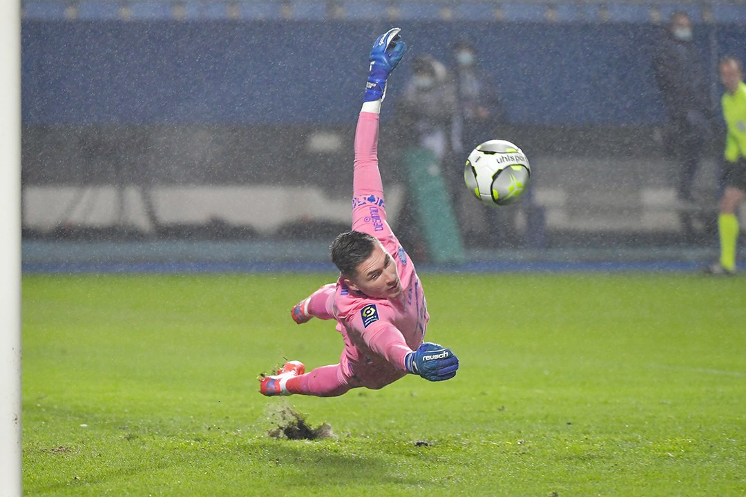 Les arrêts de Gauthier Gallon face à Lyon