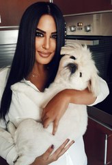 Köpeği ölünce mesleğini bırakan avukat resimle hayata bağlandı