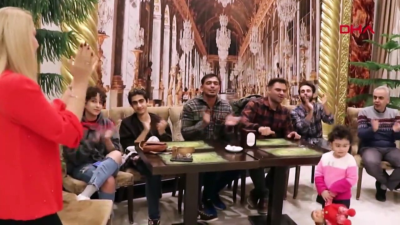 İran'dan Van'a gelen grup, alışveriş yaptıktan sonra eğlendi