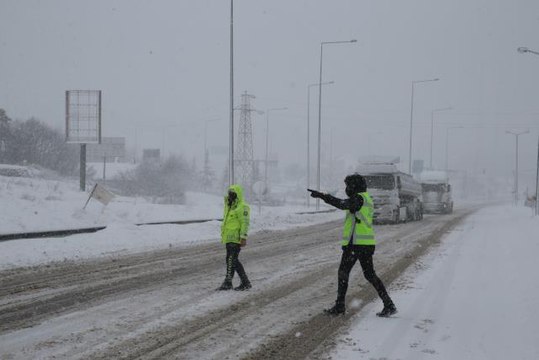 Bolu Dağı'nda ağır tonajlı araç geçişine izin verilmiyor