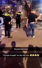 Le videur d'un bar gifle un homme ivre sous les yeux de la police (Pays-Bas)