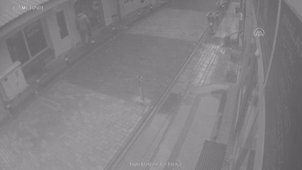 ZONGULDAK - Fırtınanın etkisiyle uçan sac levhalar iki kişinin yaralanmasına neden oldu