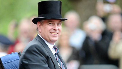 GALA VIDEO - Le prince Andrew méticuleux avec ses peluches : cet étonnant rituel