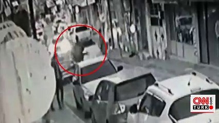 Kocası sokak ortasında öldürdü