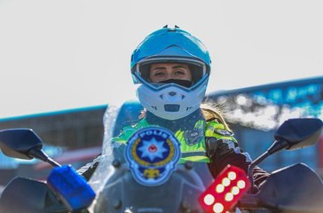 Diyarbakır'ın ilk ve tek kadın "şahin"i trafik denetimi için yollarda