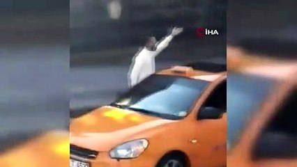 Taksisine çarpan belediye otobüsü şoförünü elinde bıçakla tehdit etti: Evine el bombası atmazsam adam değilim