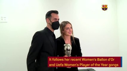 Download Video: Barca captain Busquets presents Putellas with Best FIFA award