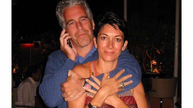 GALA VIDEO - Ghislaine Maxwell : pourquoi son procès pourrait être annulé ?