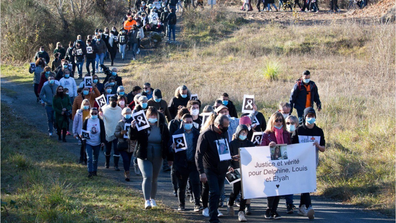 GALA VIDEO - “Non, le dossier n’est pas vide” : les amies de Delphine Jubillar chargent son mari Cédric