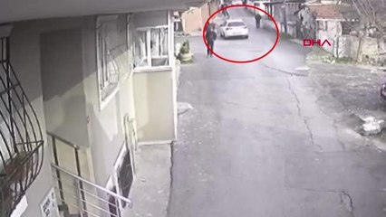 KÜÇÜKÇEKMECE'DE DERNEK ÖNÜNDEKİ SALDIRININ DETAYLARI: ÖNCE OTOMOBİL SONRA MOTOSİKLET