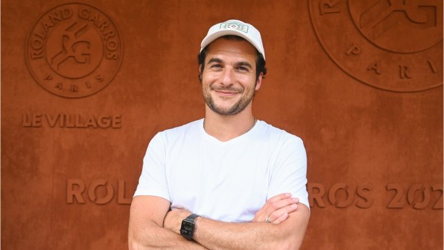 GALA VIDEO - PHOTO – Amir pose avec son père : leur ressemblance est frappante