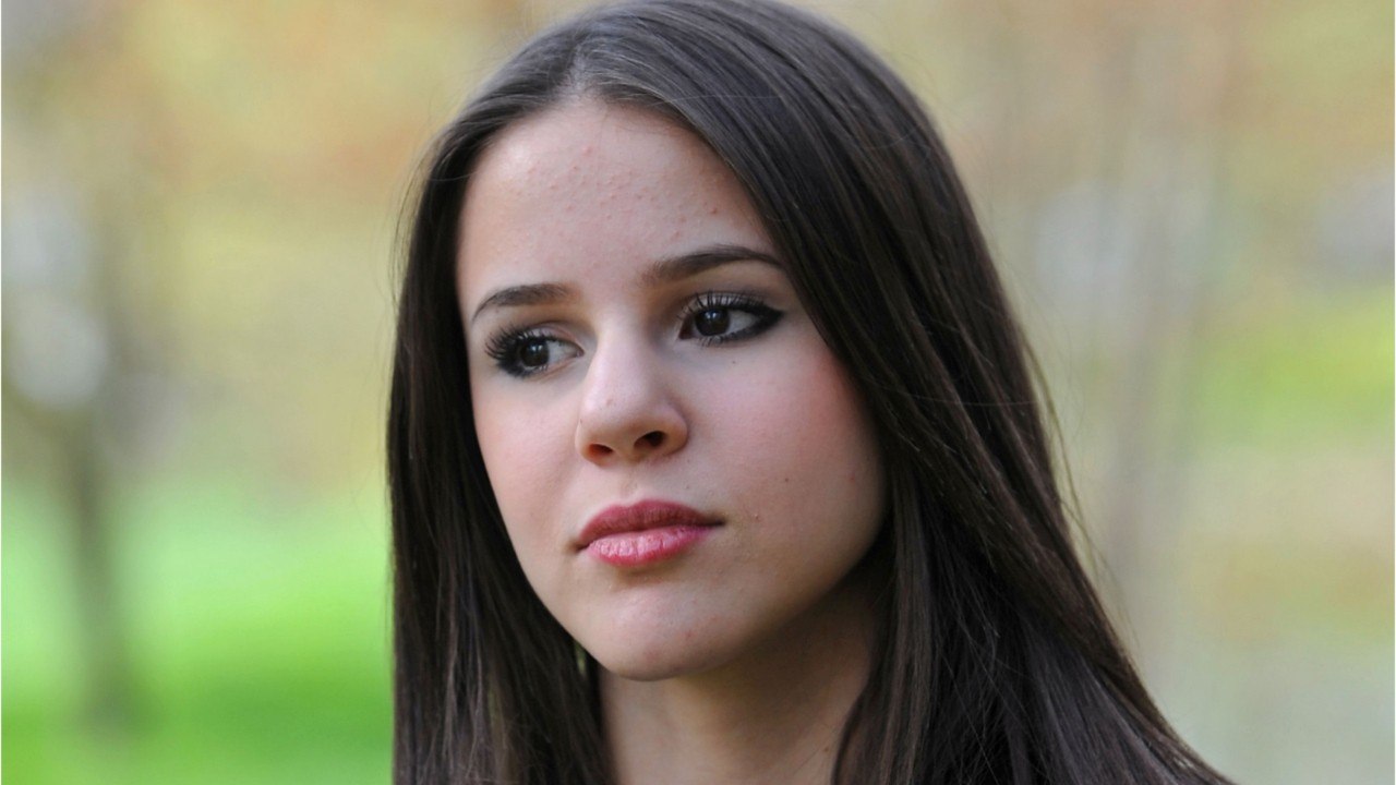 GALA VIDÉO - Marina Kaye révoltée après les annonces de Jean Castex : la chanteuse pousse un coup de gueule