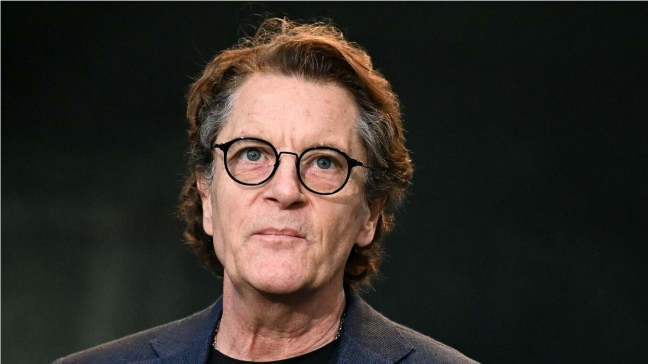 GALA VIDEO - Francis Cabrel : pourquoi sa fille Aurélie se plaît "à être où il n'est pas" ?