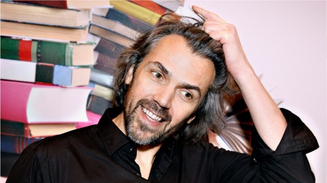 GALA VIDEO - Aymeric Caron et Éric Naulleau se clashent : “Fallait pas venir déféquer dans les bottes du père Noël”