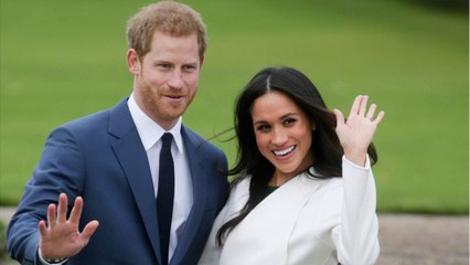 GALA VIDEO - PHOTO – Prince Harry : en jean troué et pieds nus, ce look d'américain qui surprend sur sa carte de vœux !