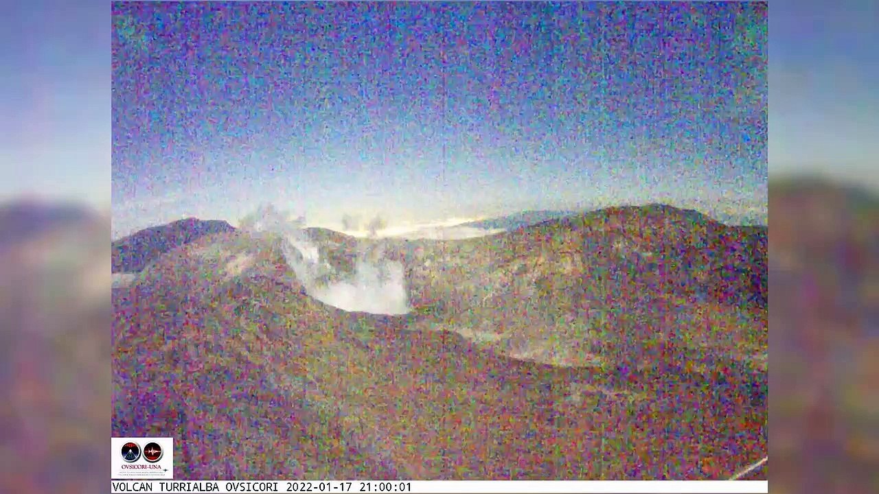 ext-erupcion-volcan-turrialba-180122