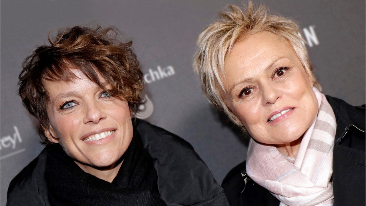 GALA VIDEO - Muriel Robin amoureuse et fière : “Ma fiancée peut être un fantasme pour beaucoup d'hommes”