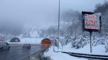 BOLU/DÜZCE - Kar yağışı ulaşımı aksatıyor