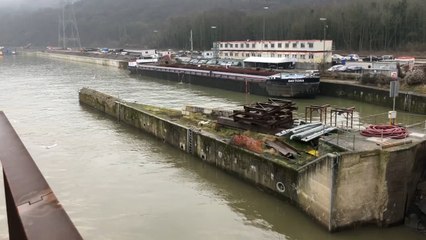 Visite du chantier de mise à grand gabarit du site éclusier d'Ampsin-Neuville en présence du ministre Philippe Henry