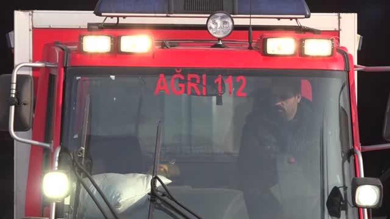 Sağlık ekipleri hastalanan bebek için seferber oldu