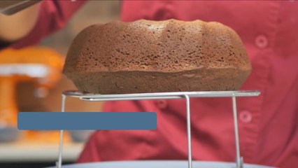 How to Drip Icing on the Edge of Any Cake for Instant Drama