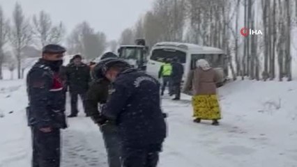 Öğrenci servisi yoldan çıktı: 2 öğrenci yaralı