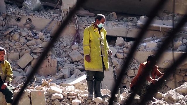 Йемен: поиски выживших после авиаударов арабской коалиции