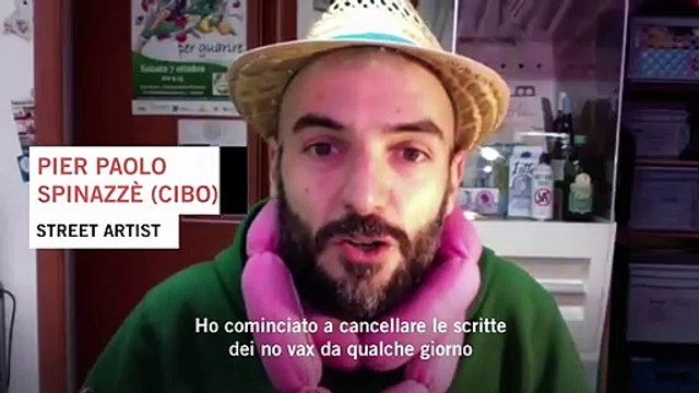 Cibo, il writer anti-svastiche, ora ricopre le scritte No Vax: Un insulto per chi ha sofferto